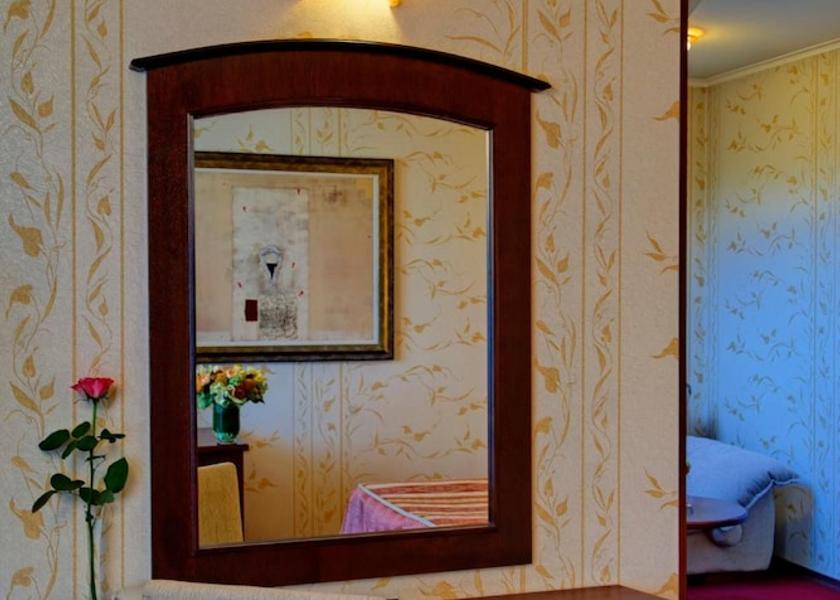 Varna Interior Entrance
