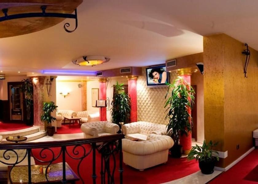  Varna Interior Entrance