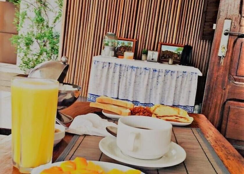  Cotonou Breakfast meal