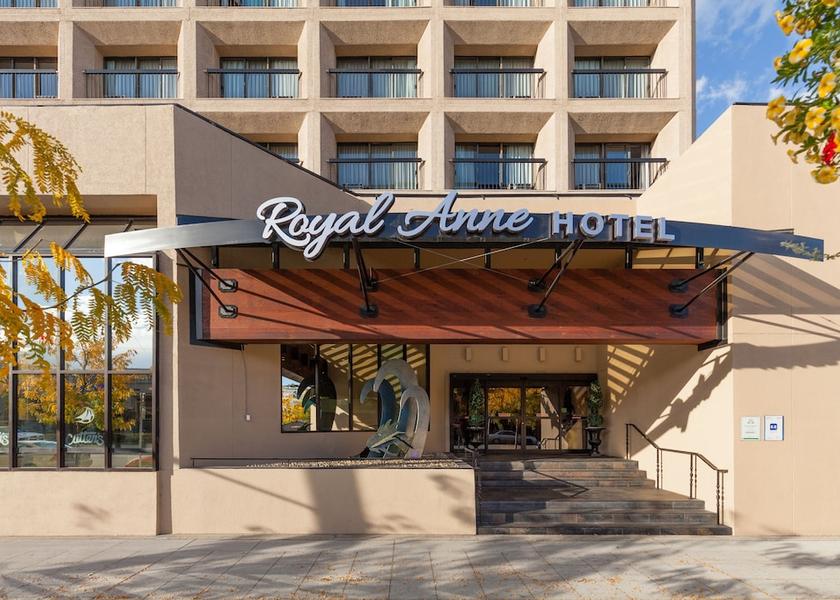 British Columbia Kelowna Entrance