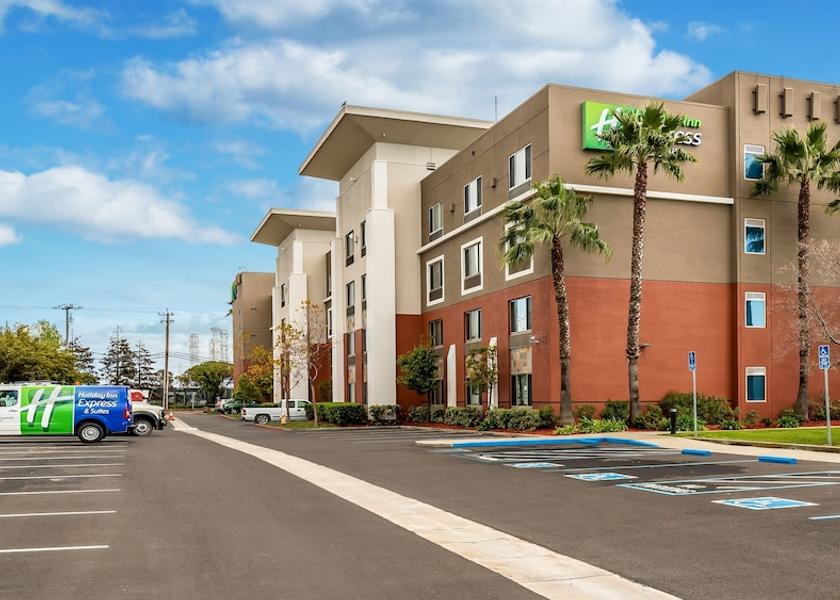 California Fremont Exterior Detail