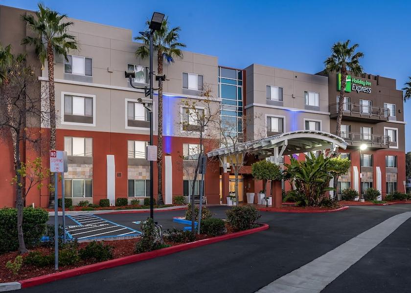 California Fremont Exterior Detail