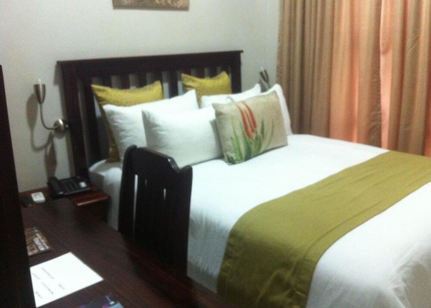  Francistown Room