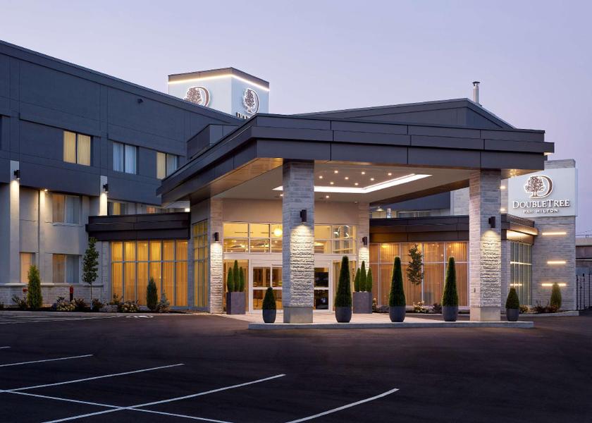 Quebec Dorval Hotel Exterior