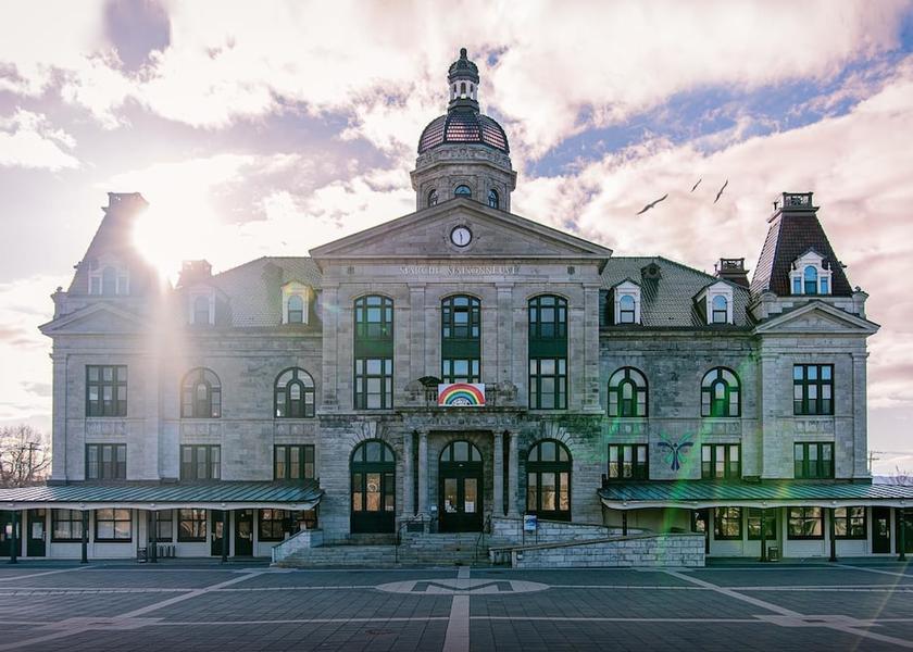 Quebec Montreal Exterior
