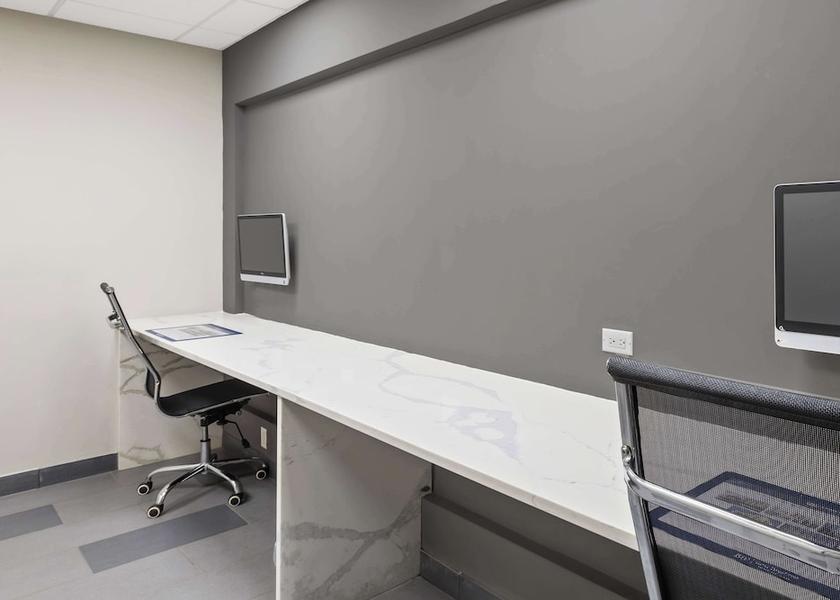 Illinois Burbank Business Centre