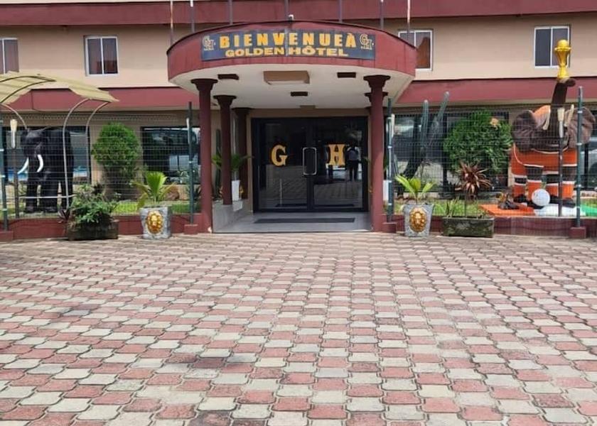 Abidjan Abidjan Front of property