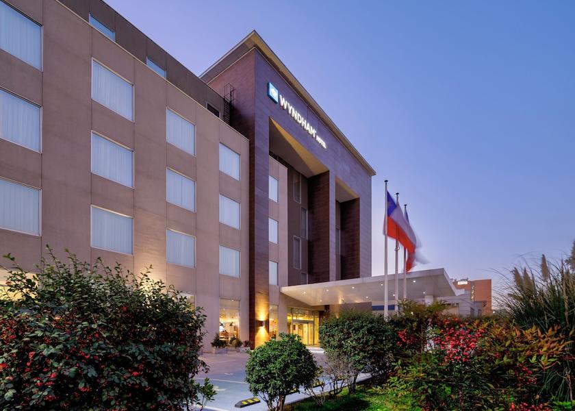 Santiago Santiago Exterior Detail