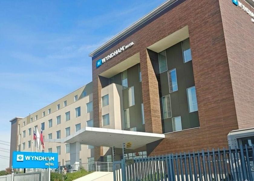 Santiago Santiago Exterior Detail