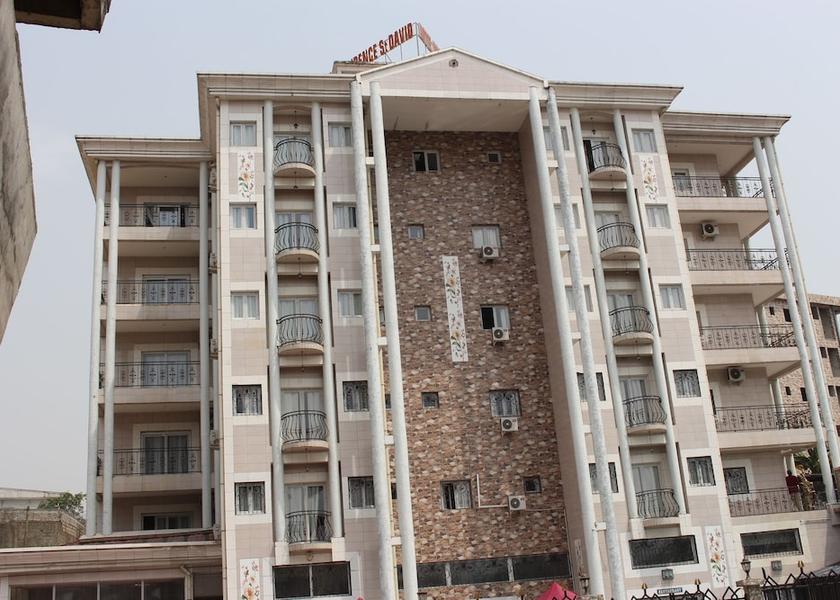 Littoral Douala Front of property