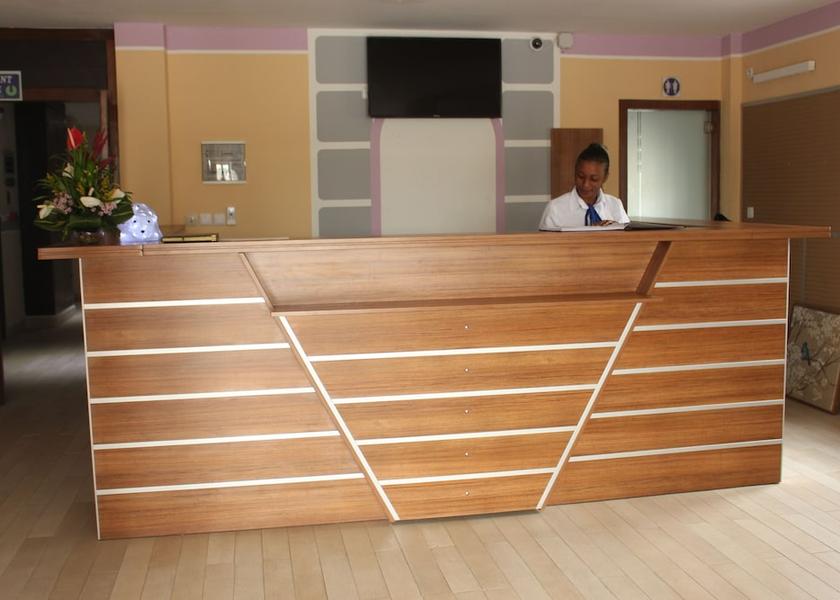  Douala Reception