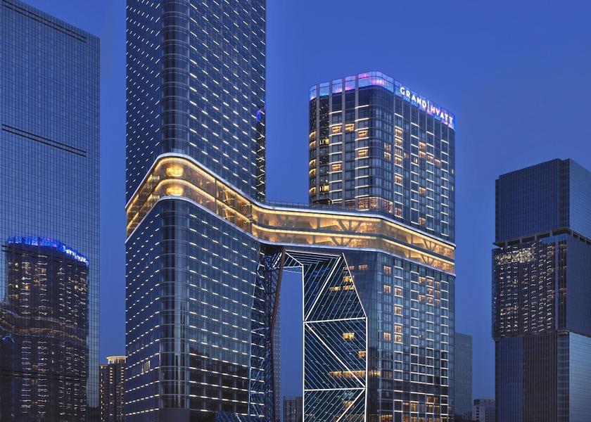 Shaanxi Xi'an Front of property - evening/night