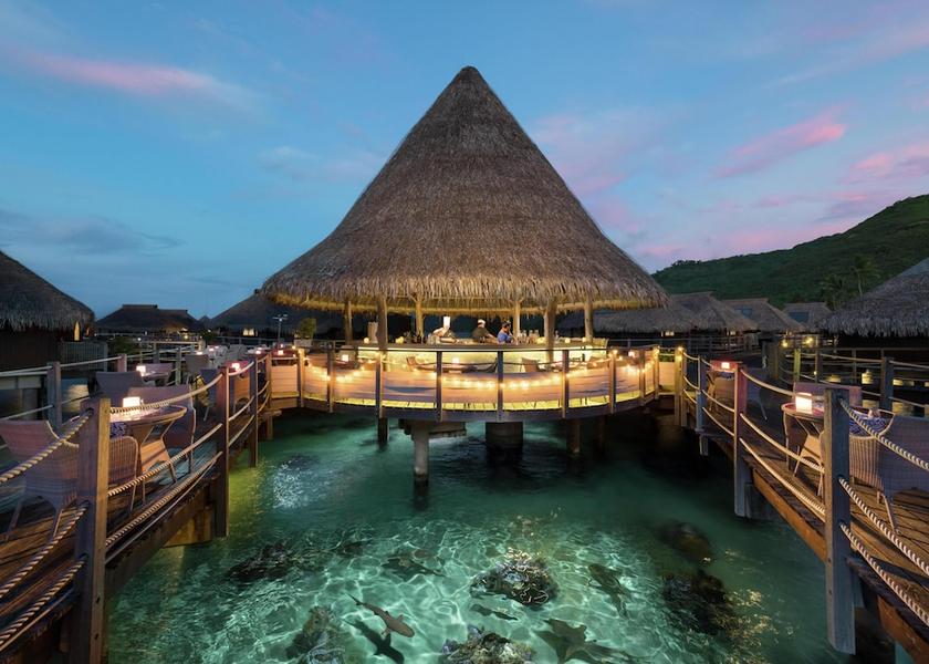 Windward Islands Moorea-Maiao Bar (on property)