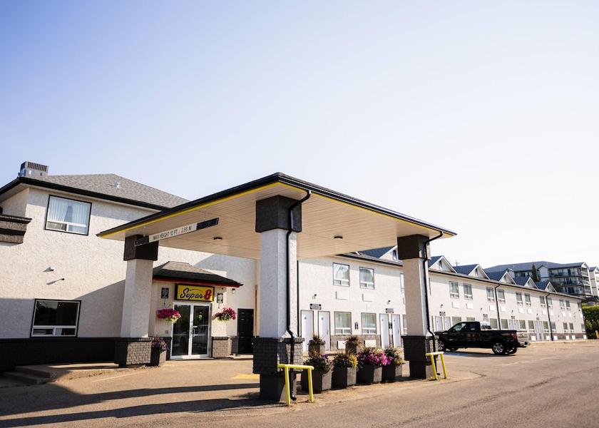 Alberta Drayton Valley Exterior Detail