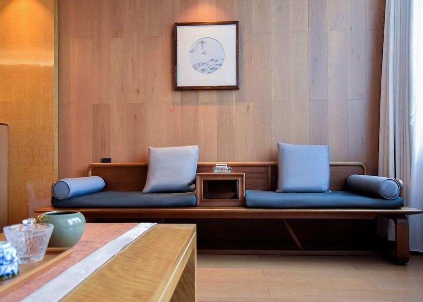 Sichuan Leshan Room
