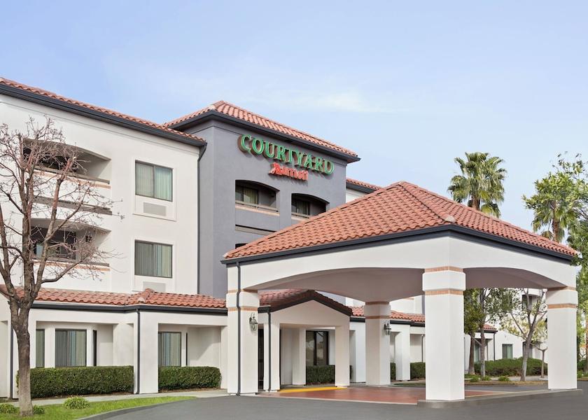 California Palmdale Exterior Detail