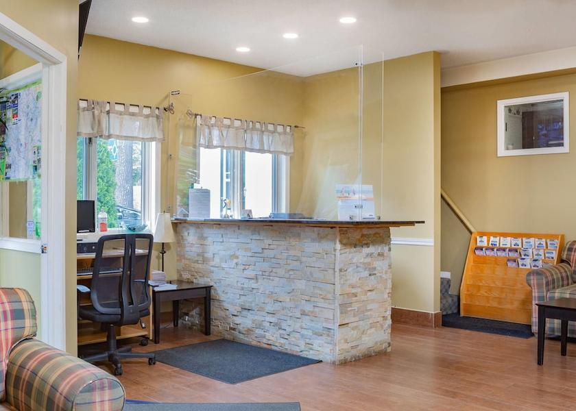 Ontario Bracebridge Lobby