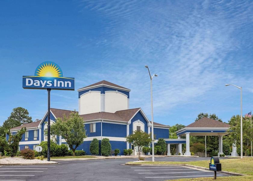 North Carolina Louisburg Primary image