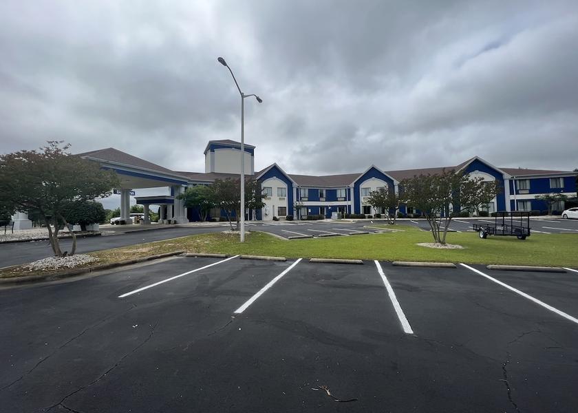 North Carolina Louisburg Exterior Detail