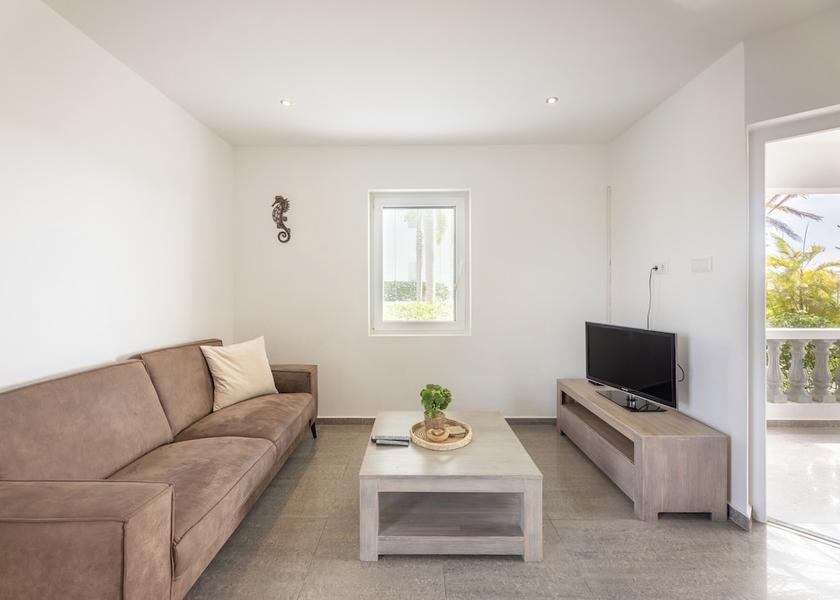  Jan Thiel Living Area