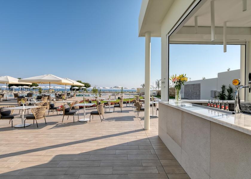 Paphos Geroskipou Poolside bar