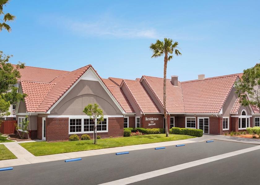 California Palmdale Exterior Detail