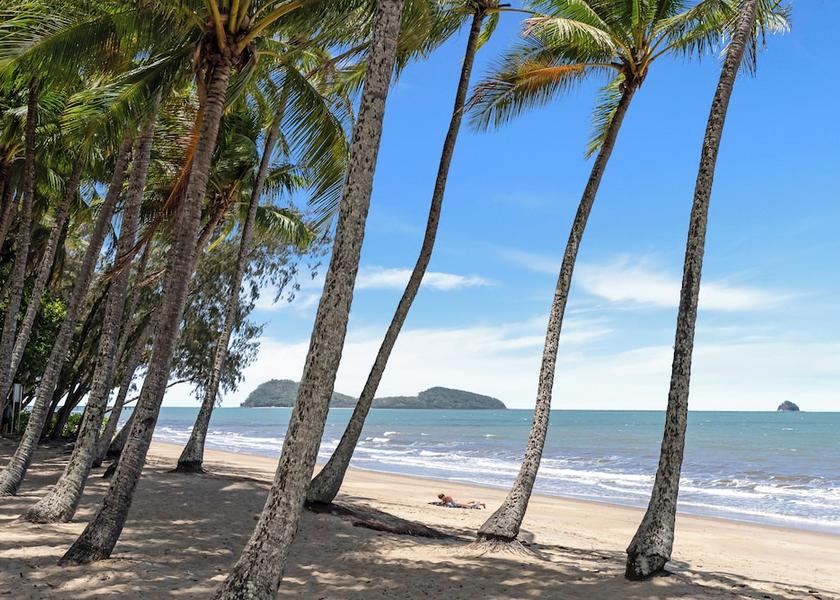 Queensland Cairns Beach