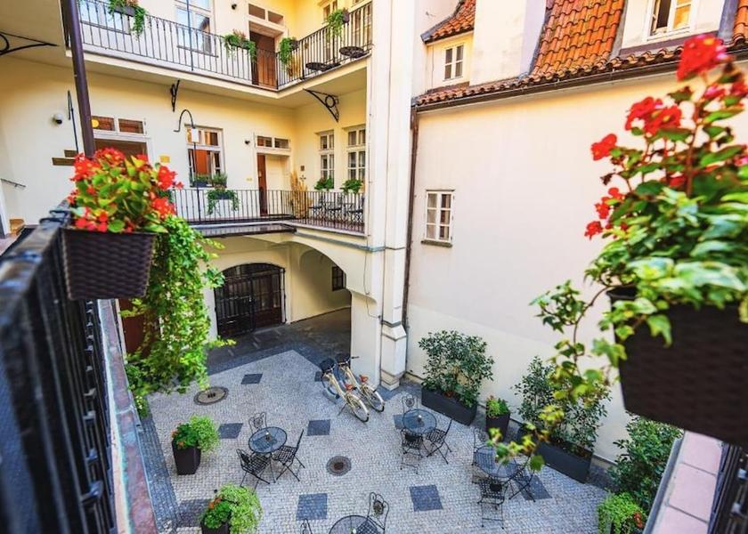  Prague Terrace/patio