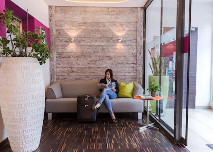 Bavaria Erding Lobby sitting area