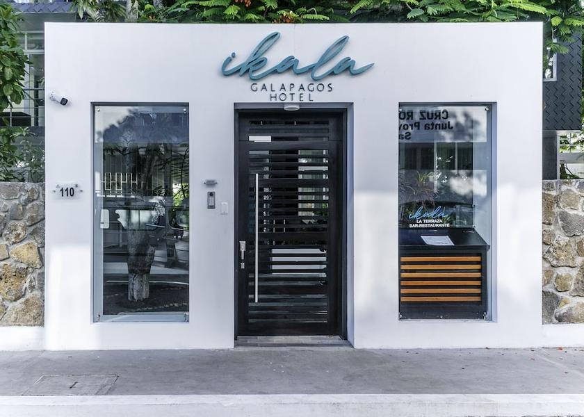 Galapagos Puerto Ayora Facade