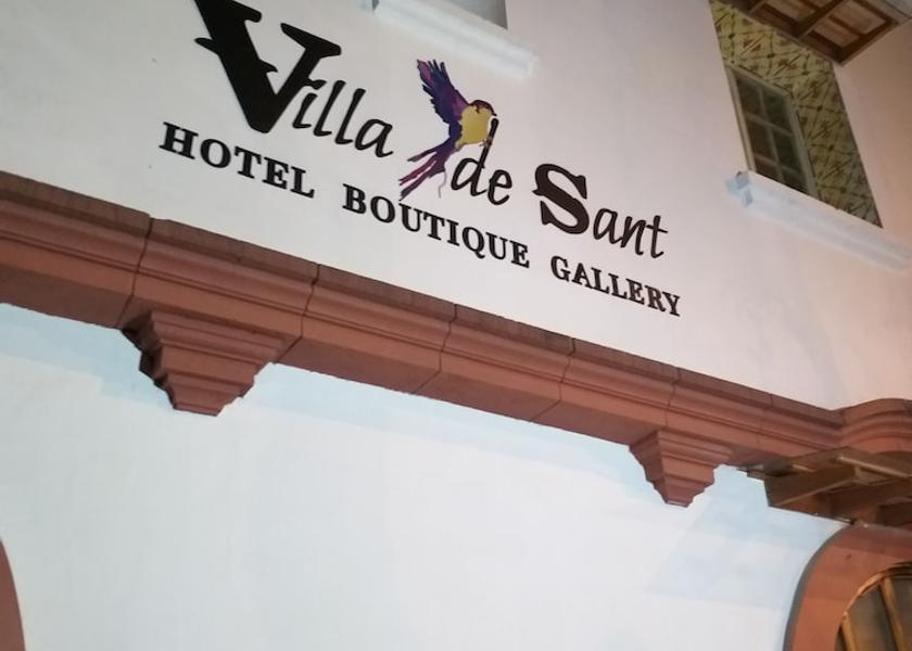  Quito Interior Entrance