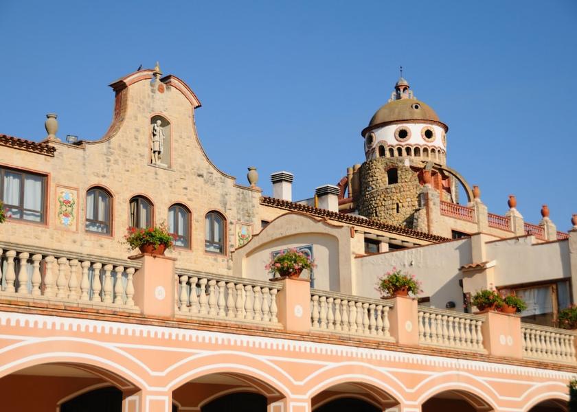 Catalonia Montbrio del Camp Property Grounds