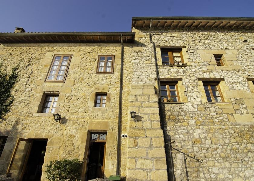 Cantabria Santillana del Mar Exterior