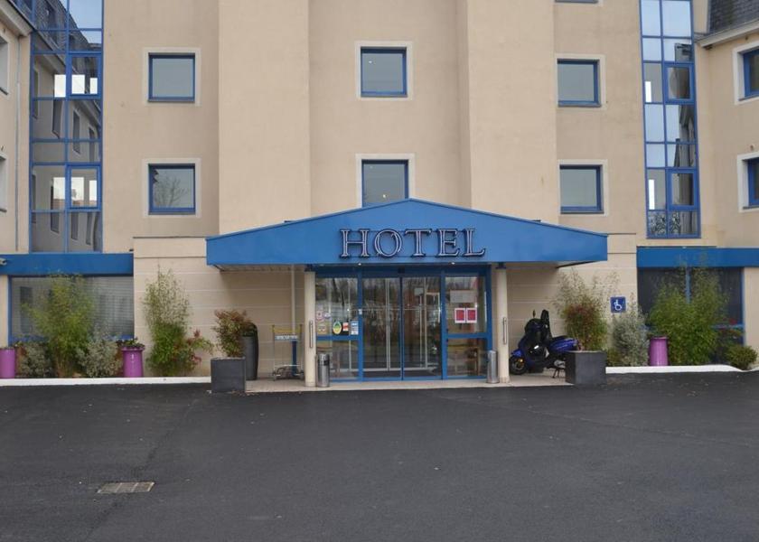 Ile-de-France Le Mesnil-Amelot entrance