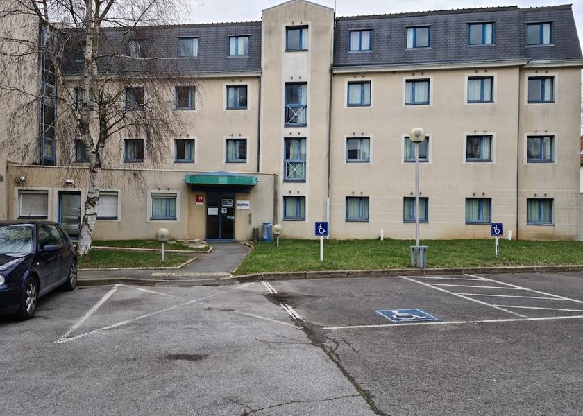 Ile-de-France Le Mesnil-Amelot Facade