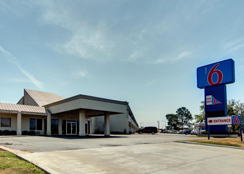 Texas Mount Pleasant Entrance