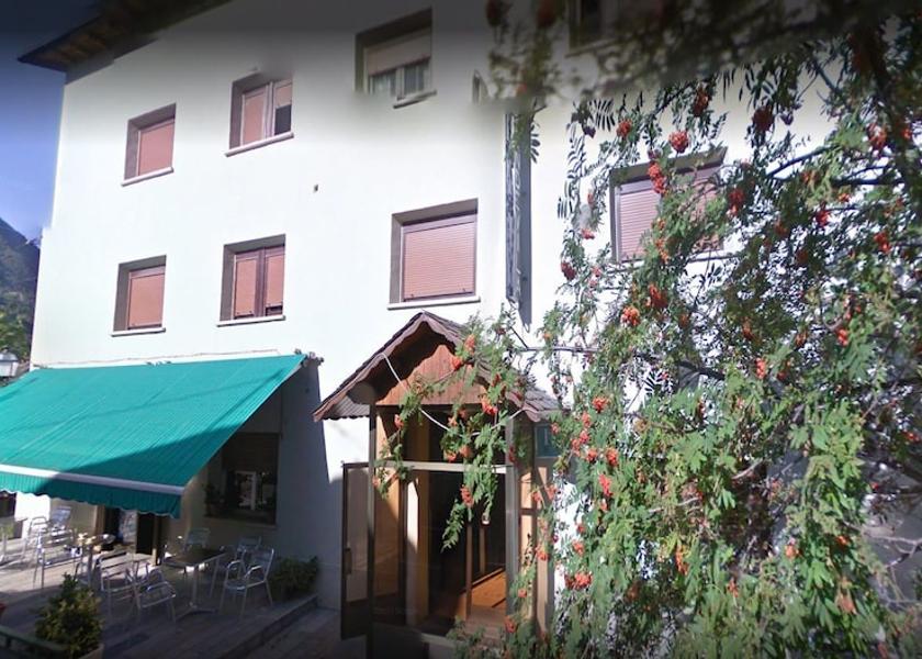 Catalonia La Vall de Boi Dining