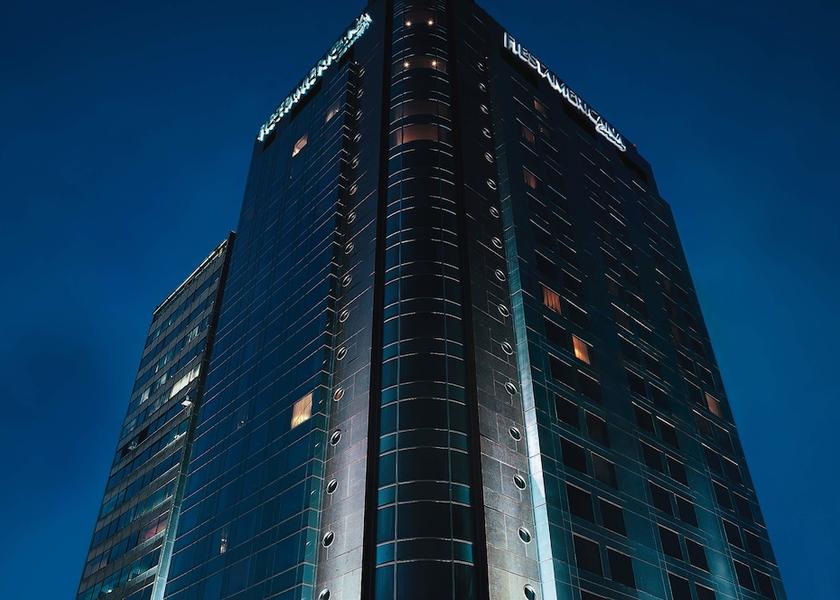  Mexico City Front of property - evening/night