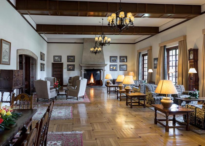 shared lounge/tv area