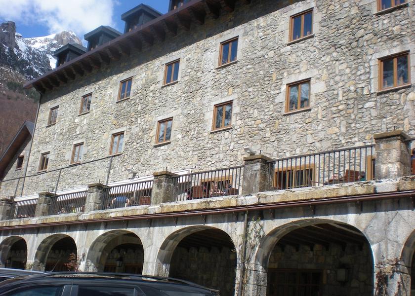 Aragon Bielsa Exterior Detail