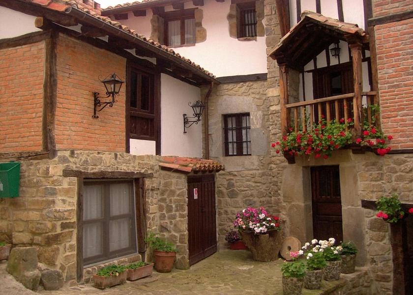 Cantabria Cillorigo de Liebana Exterior Detail