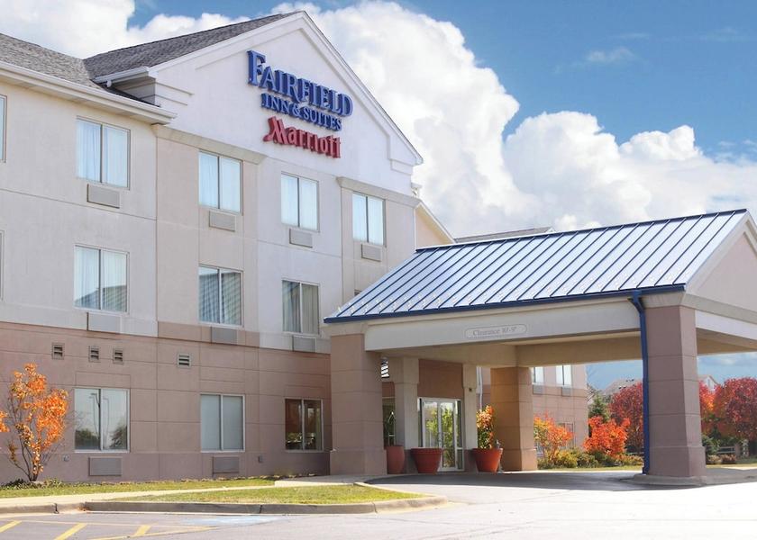 Illinois St. Charles Exterior Detail