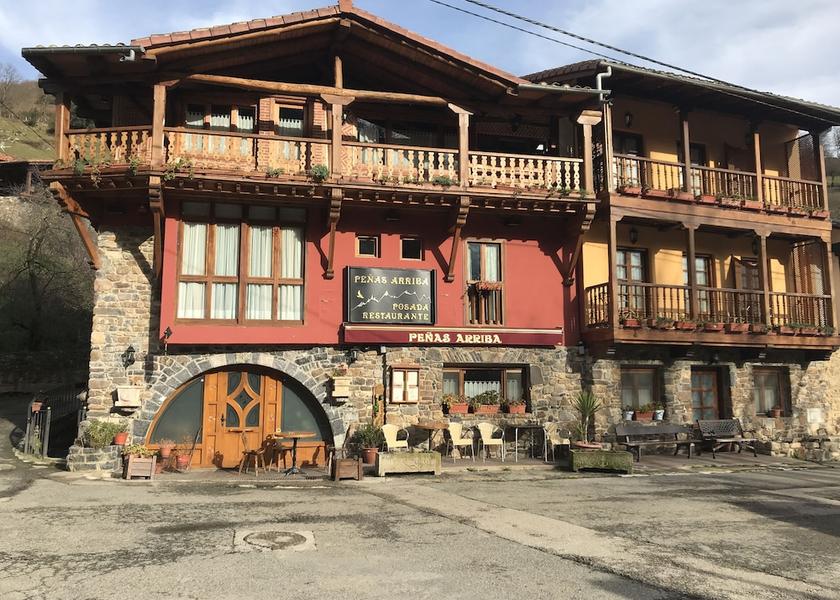 Cantabria Camaleno Front of property