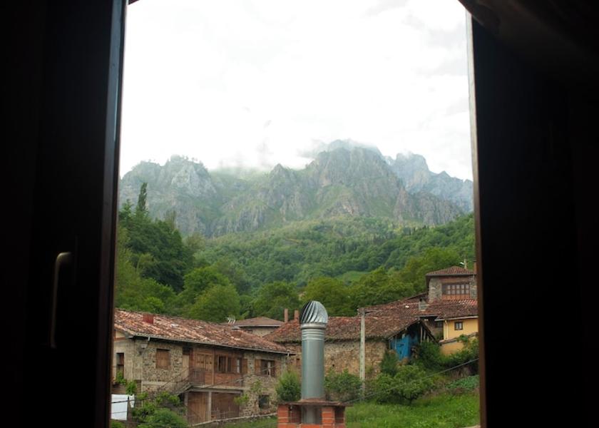 Cantabria Camaleno Room