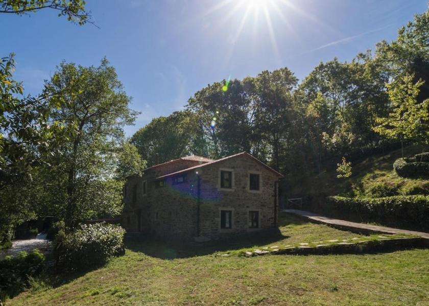 Galicia O Pino Exterior Detail