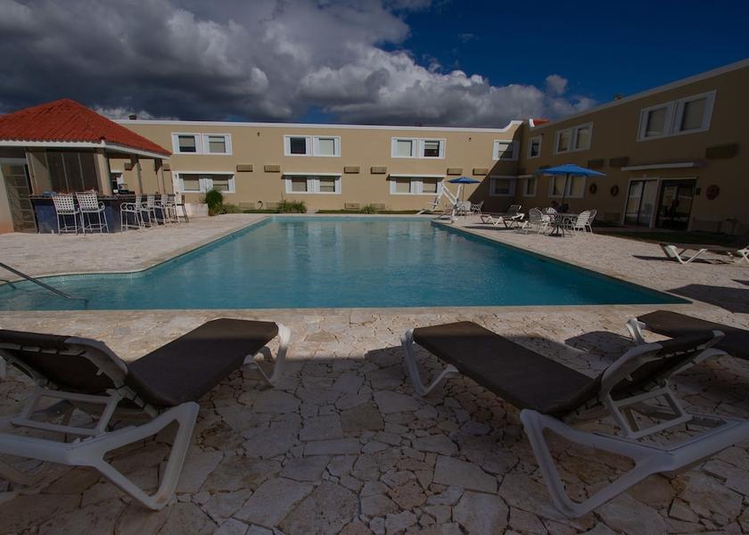  Ponce Exterior Detail