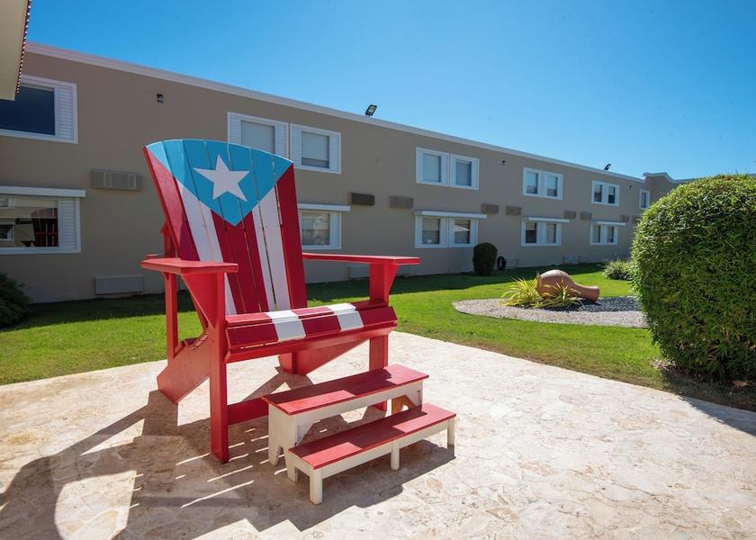  Ponce Exterior Detail