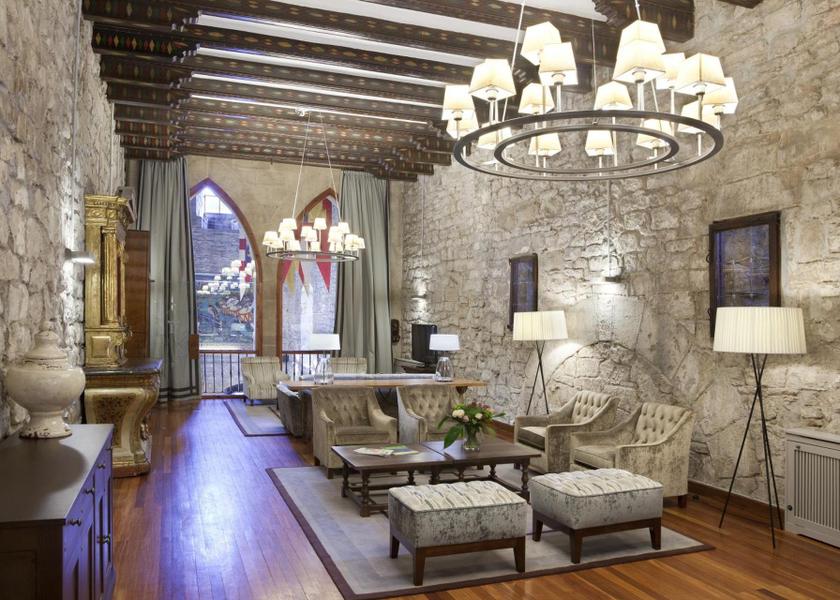 shared lounge/tv area