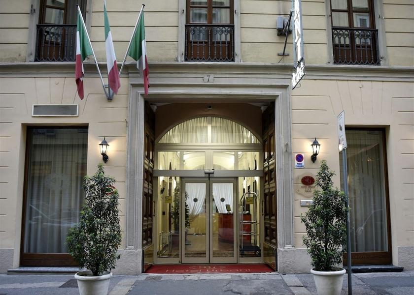 Piedmont Turin Front of property - evening/night