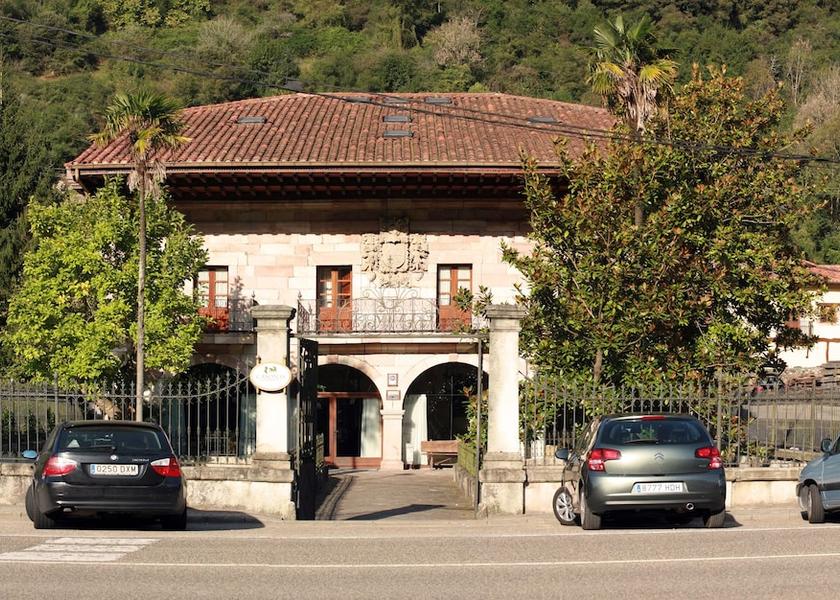 Cantabria Valdaliga Facade